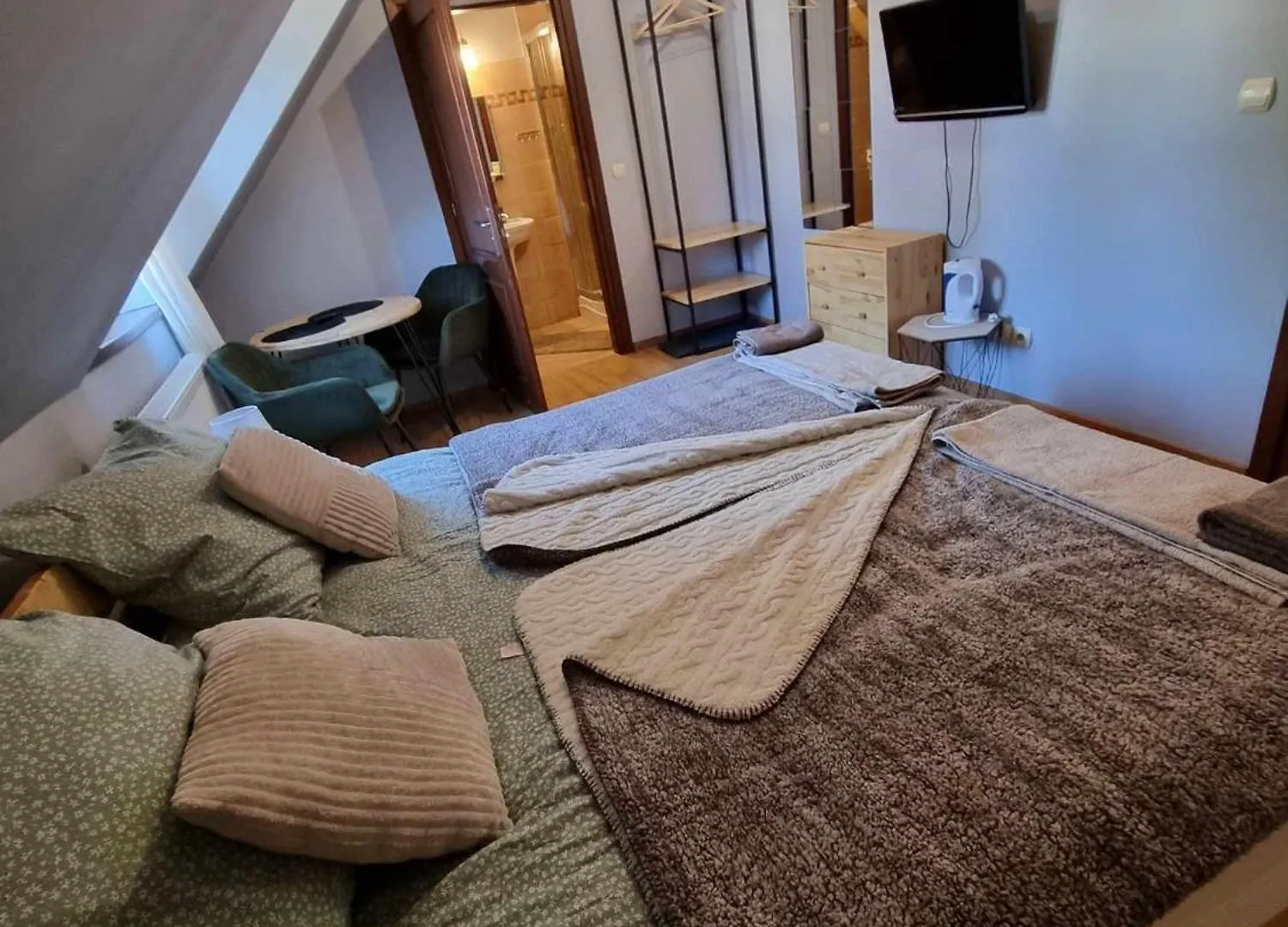 Tatromaniac Zakopane Pokoje Bed & Breakfast